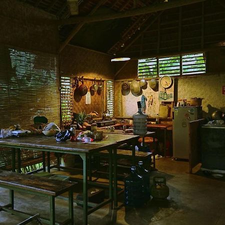 Ostello D'Jarwo House Batukaras Esterno foto