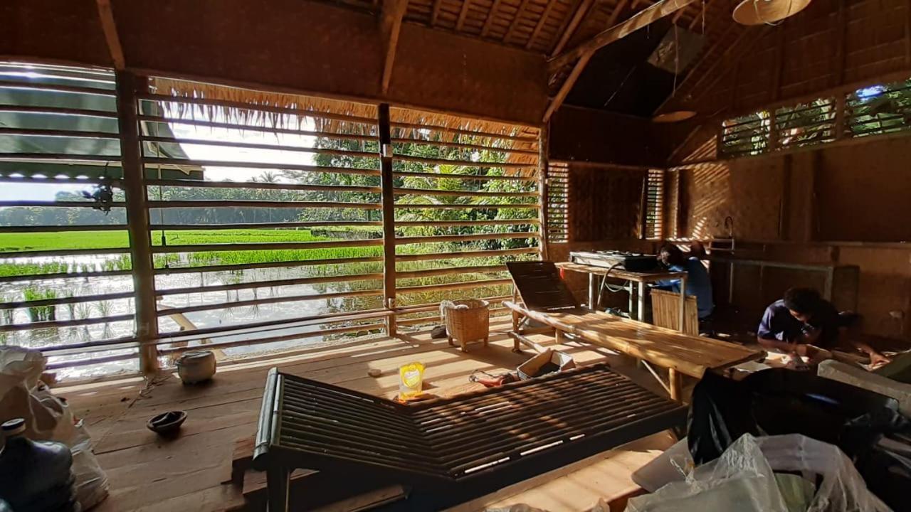 Ostello D'Jarwo House Batukaras Esterno foto