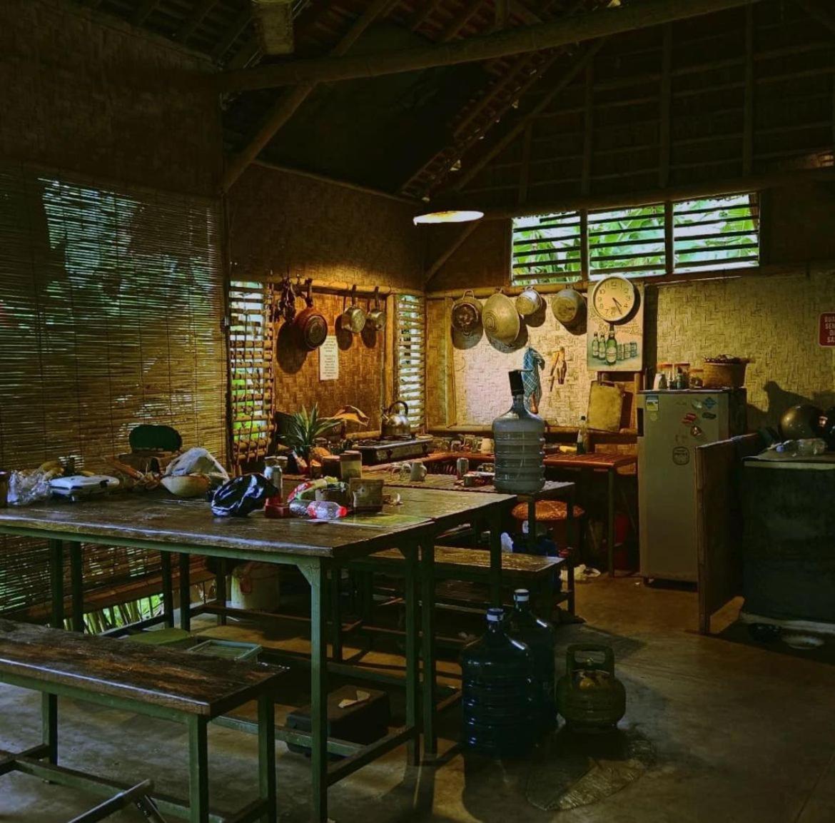 Ostello D'Jarwo House Batukaras Esterno foto