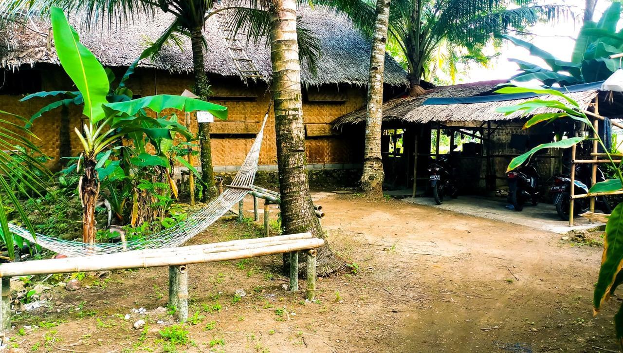 Ostello D'Jarwo House Batukaras Esterno foto